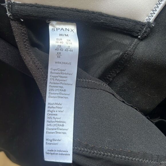 SPANX Workout to Waves Bra Black and White Wireless Sports Bra Swim Top Medium - Picture 8 of 9